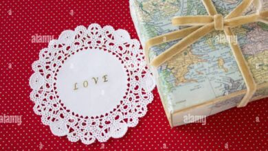 Lace wrapping paper gifts