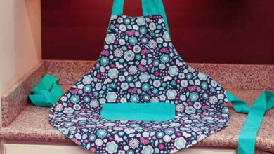 Easy square aprons no sew option