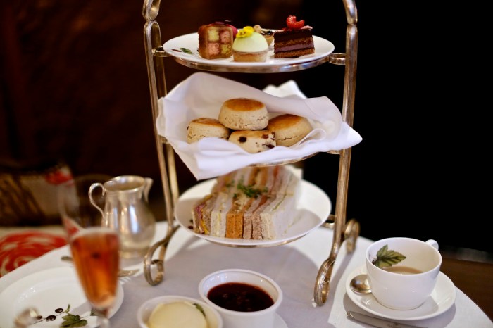 Tea afternoon hotel brown room london english bonvoyageurs legendary Afternoon tea brown thomas express