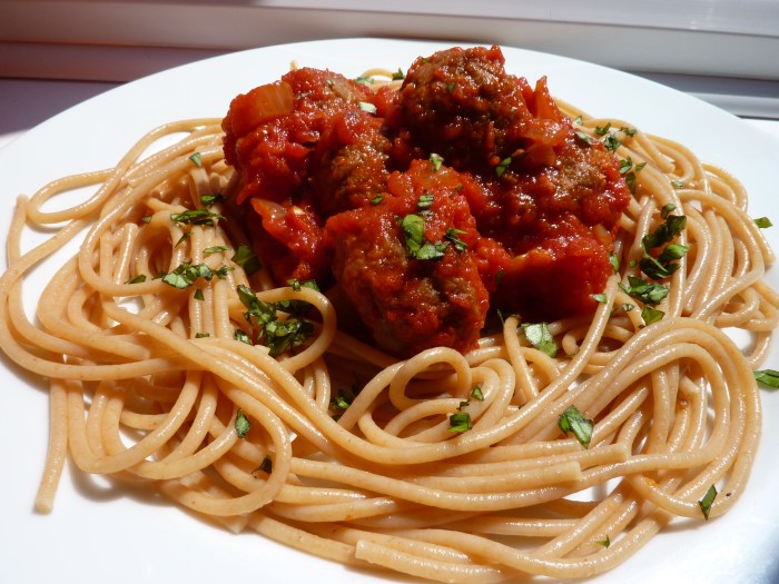 Vegetarian spaghetti and meatballs